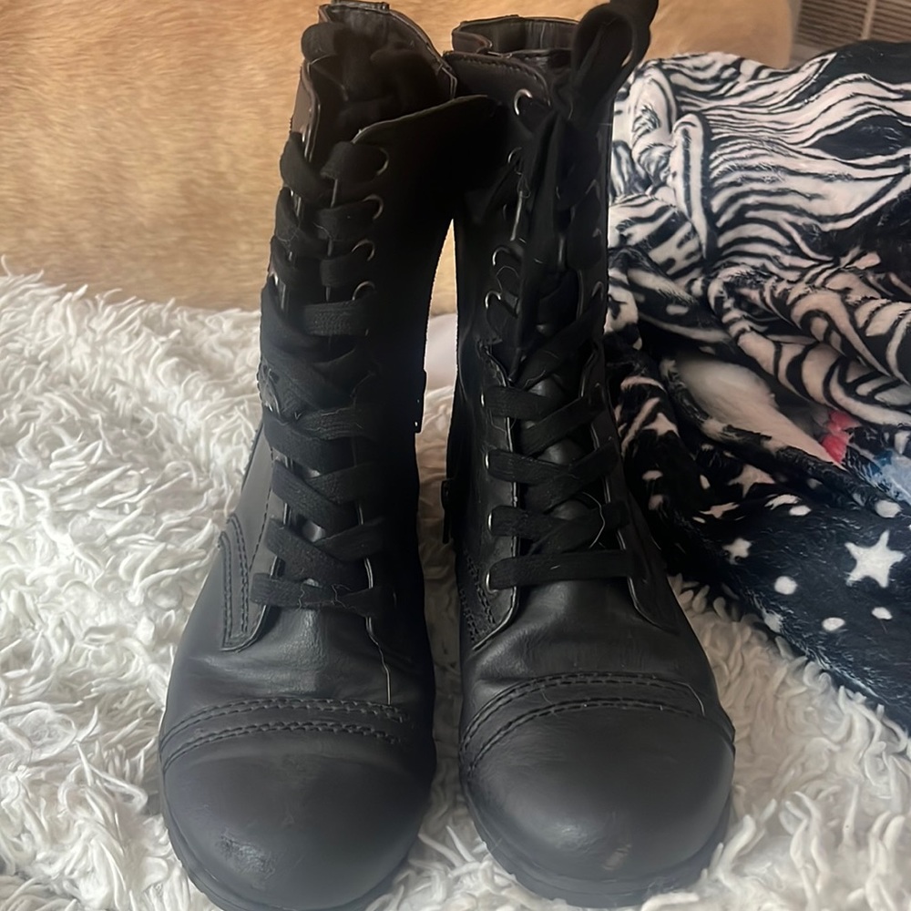 Used black boots
